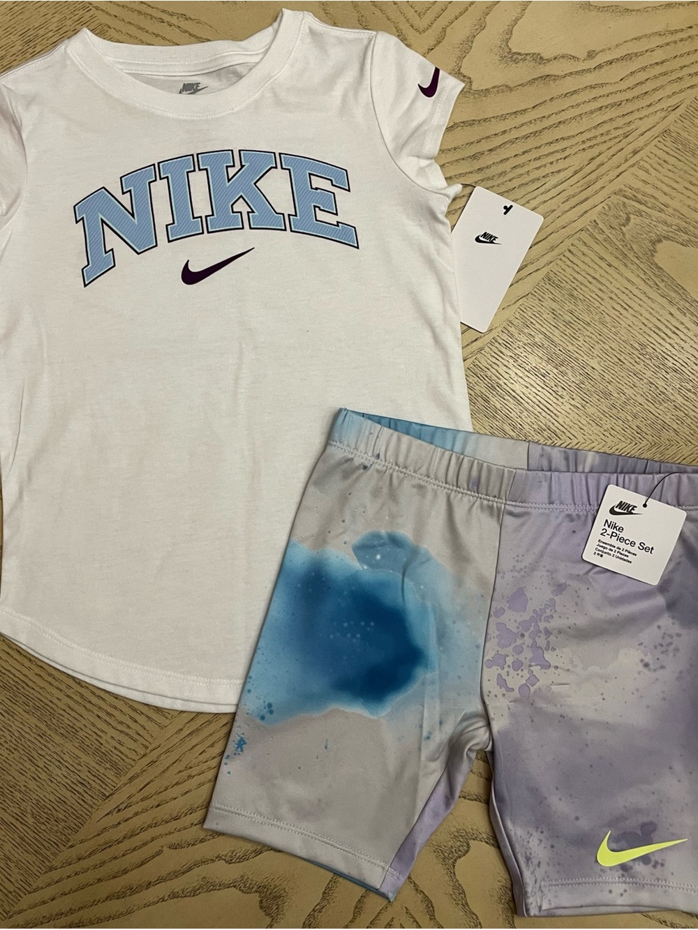 *NWT* Girls Nike Short Sleeve Tee & Shorts - Size 6